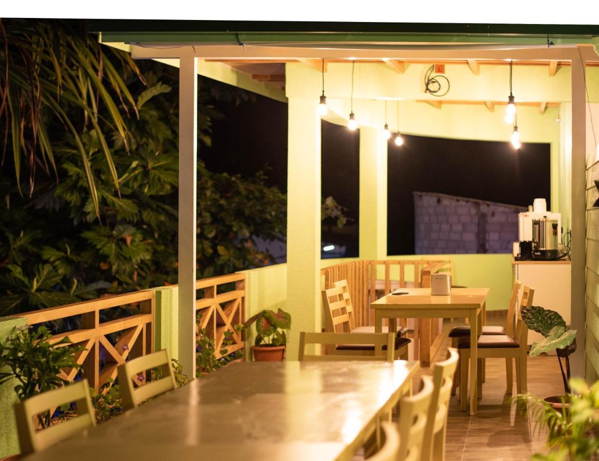 Turtle Maldives - Your Gateway To The Beach & Marine Adventures Await! Omadhoo Exterior photo